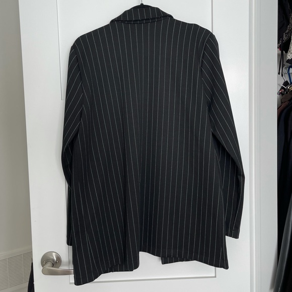 ***SOLD***H&M Blazer 🖤 - Picture 4 of 6
